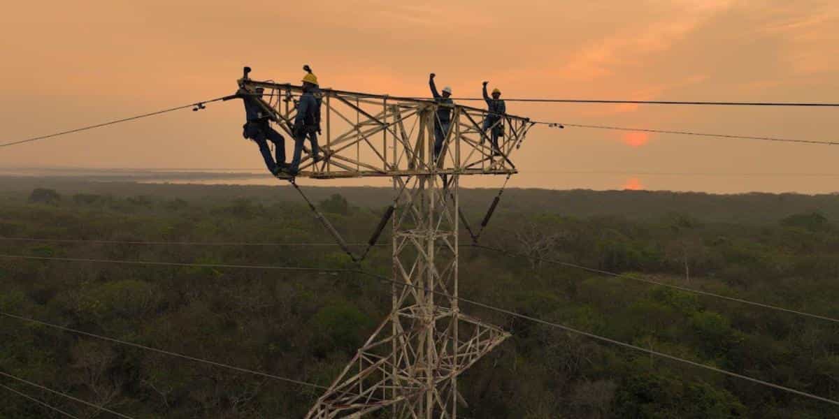 CFE refuerza suministro eléctrico en Quintana Roo