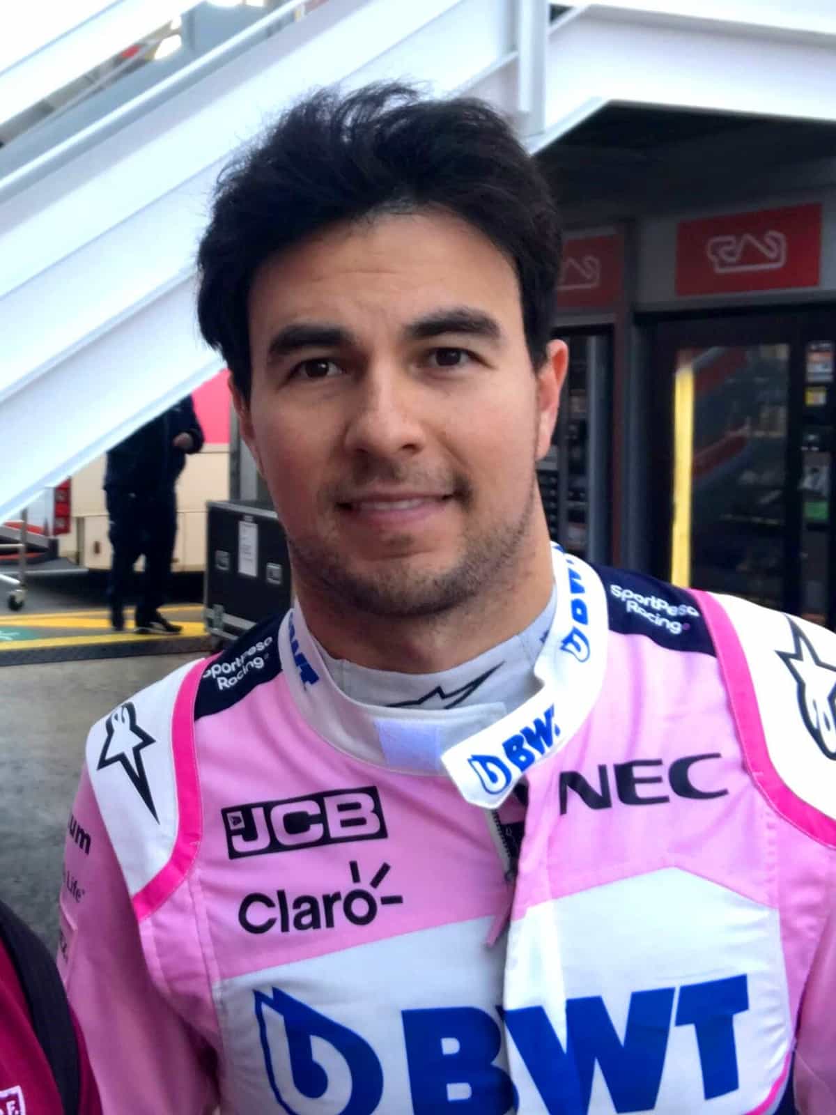 Checo Pérez regresa a la F1 con Cadillac después de pausa