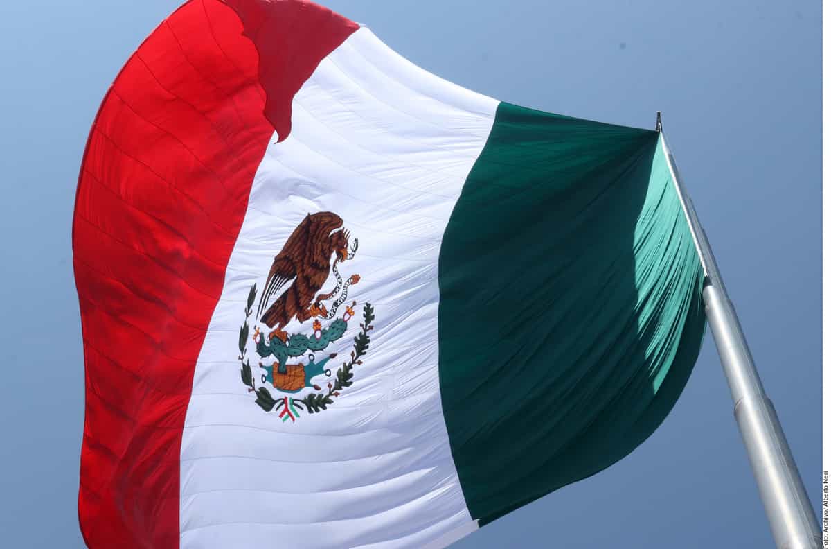 Banxico ajusta al alza previsión del PIB para 2026