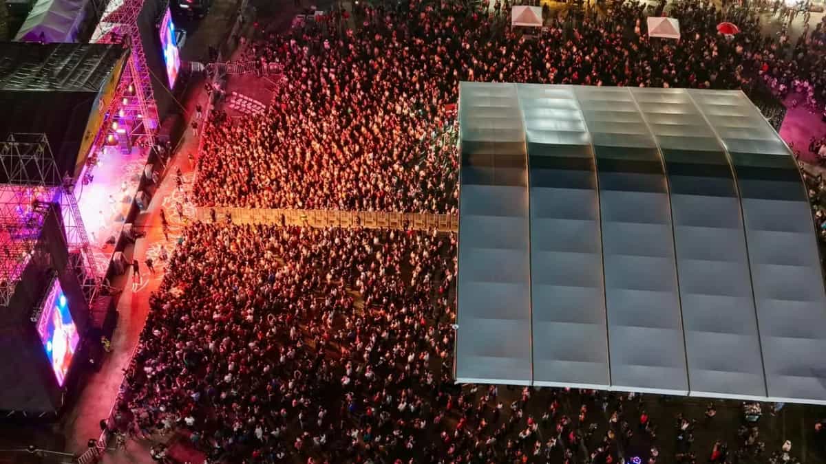 Más de 30 mil personas disfrutaron concierto de Grupo Mojado en Feria del Carmen