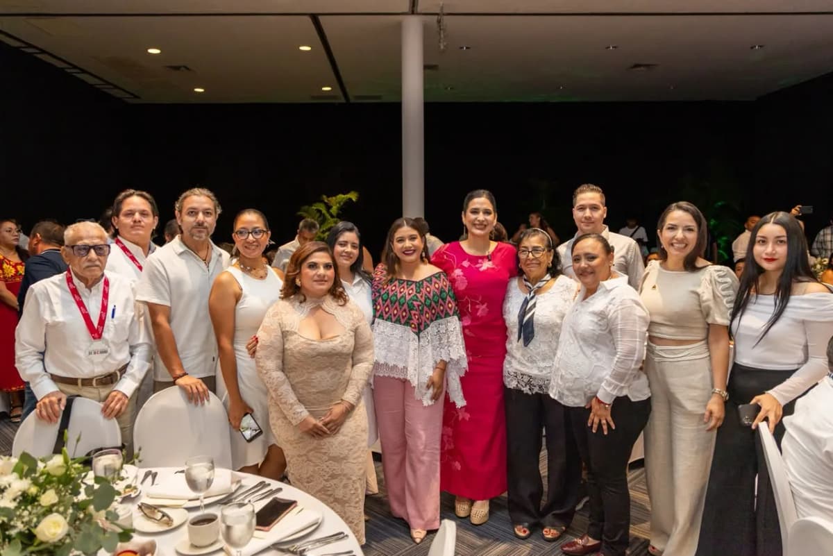 Playa del Carmen celebra 33 años como municipio con desayuno cívico