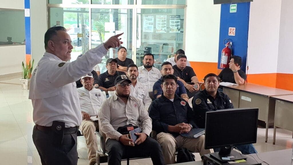 Con la profesionalización de inspectores de Protección Civil, gobierno de Estefanía Mercado refuerza la seguridad en comercios