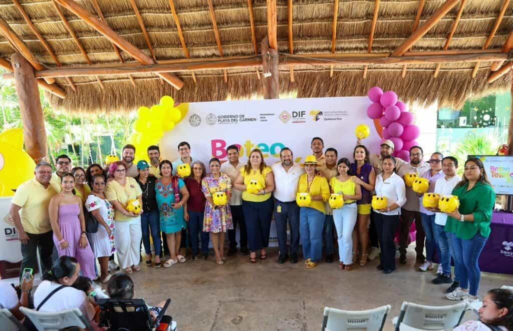 DIF Playa del Carmen da el primer paso en el Boteo Teletón 2025