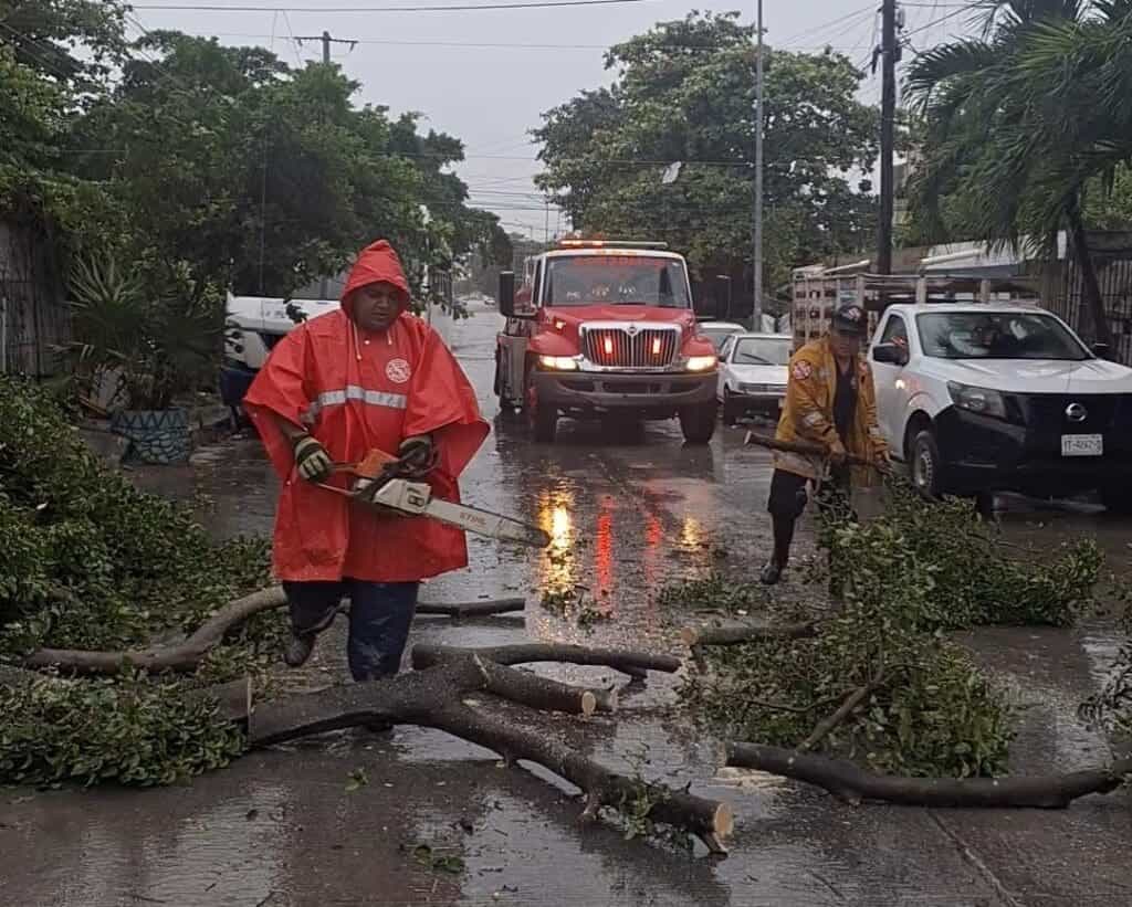 Despliega gobierno de Estefanía Mercado el Operativo Tormenta ante fuertes lluvias