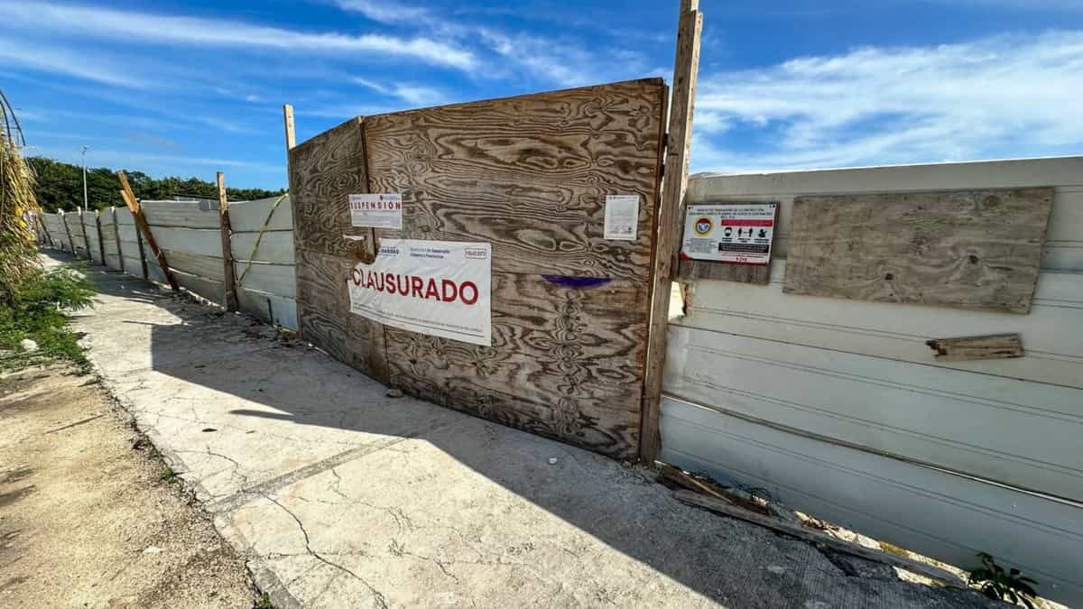 Gobierno municipal clausura gasolinera para garantizar seguridad de menores