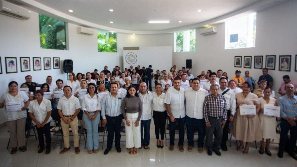 Gobierno de Estefanía Mercado y el IEEJA impulsan a jóvenes y adultos a concluir su educación básica