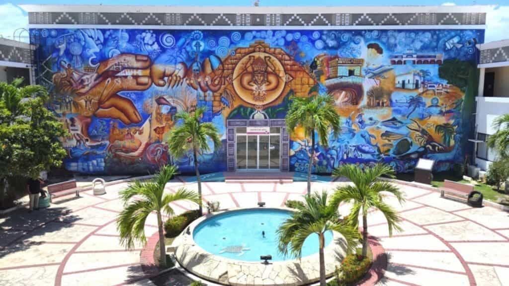 Gobierno de Playa del Carmen presenta exposición de arte "(a) Cortando Bordes"