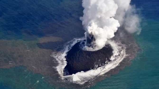 Mitos y verdades sobre el volcán submarino que podría generar un tsunami