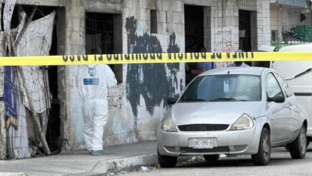 Localizan tres cuerpos en la colonia 28 de Julio de Playa del Carmen