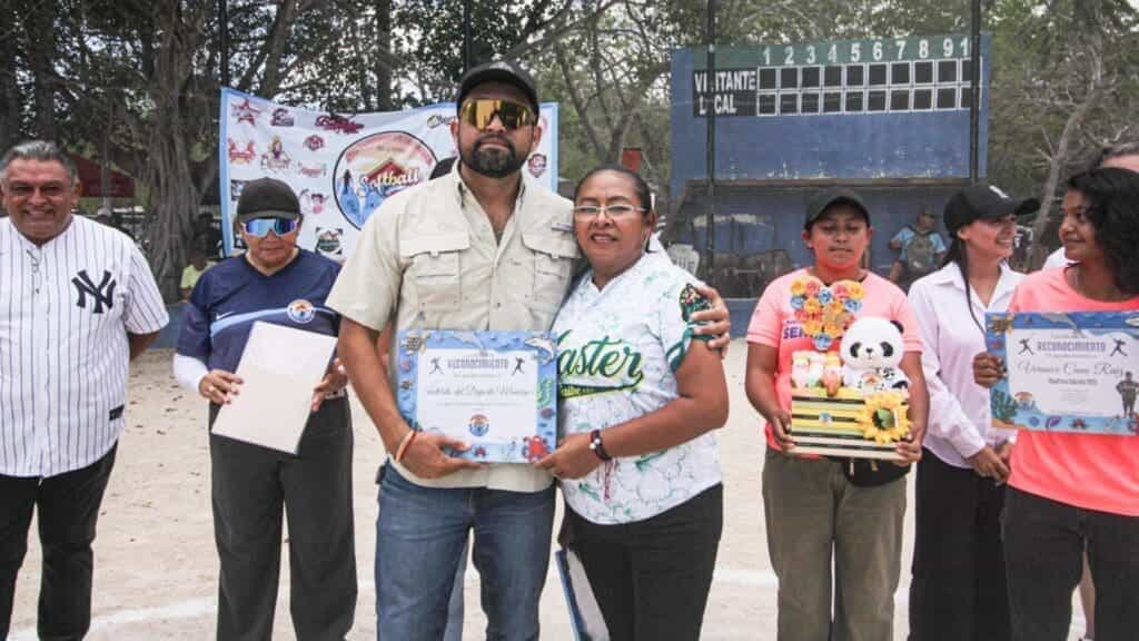 Majestuosa inauguración de la Cuarta Edición del Torneo Internacional de Sóftbol Veteranas 40+ en Playa del Carmen