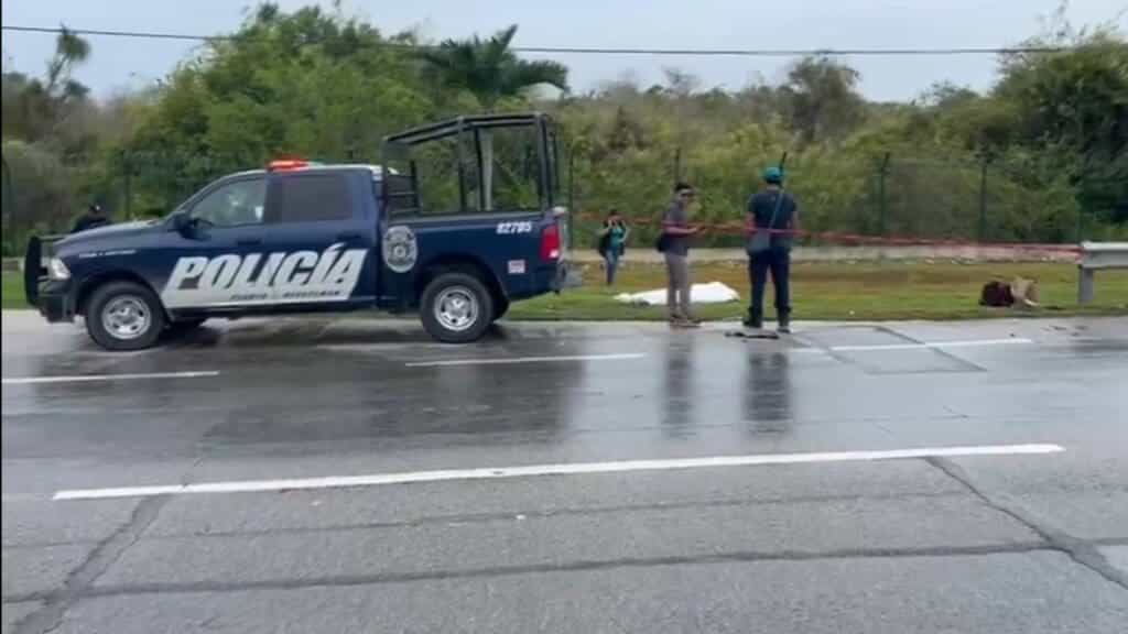 Muere sujeto tras ser atropellado a la altura del hotel Palladium sobre la carretera federal 307