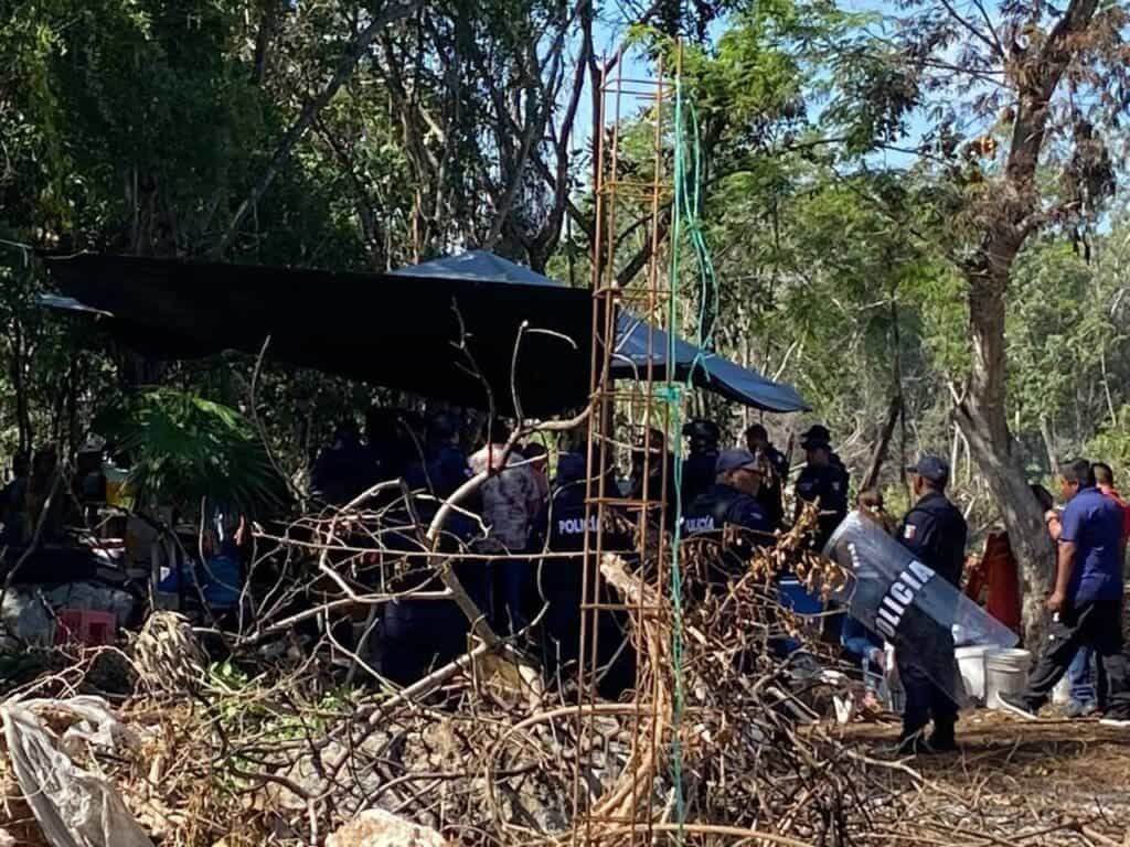 Policía frustra invasión de predios frente al Colegio Mayaland en Playa del Carmen