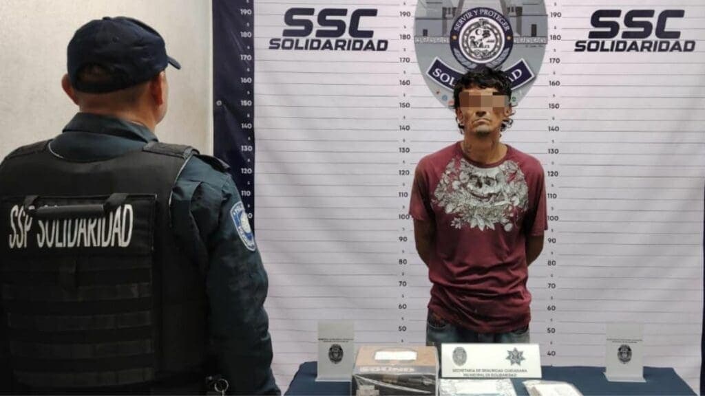 Presunto narcomenudista es detenido con más de 40 bolsitas de droga en Playa del Carmen