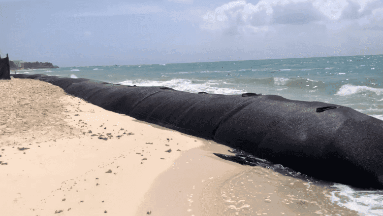 Semarnat autoriza colocación de barreras artificiales frente al Hotel Hyatt en Playa del Carmen