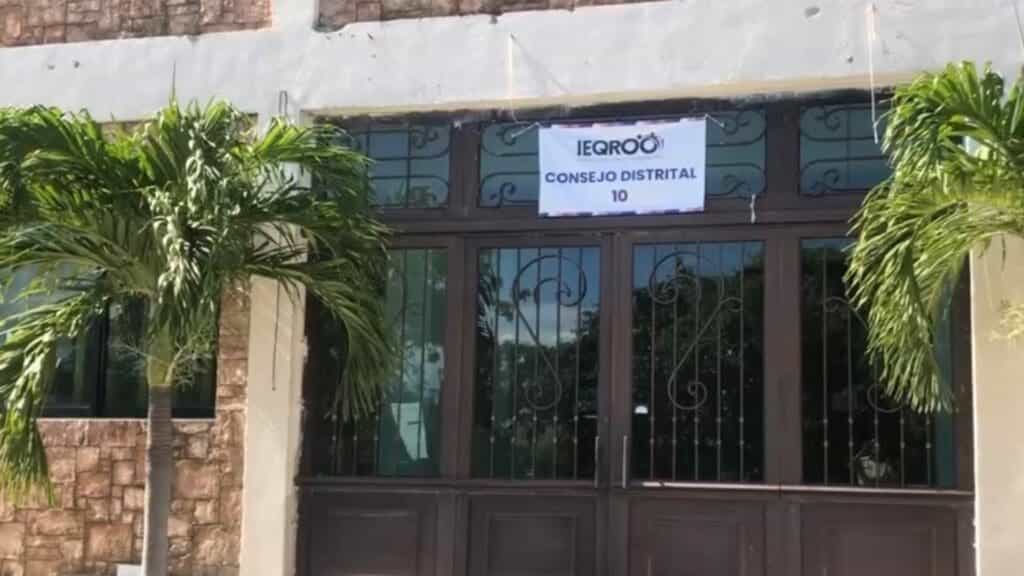 Sujeto ingresa a sede del Ieqroo en el Distrito 10 en Playa del Carmen y lesiona a guardia de seguridad